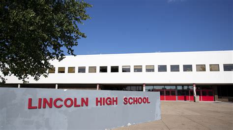 Wisconsin Rapids Lincoln High School evacuated after Monday bomb threat