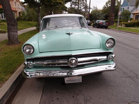 1954 Ford Crestline – Roadside Rambler