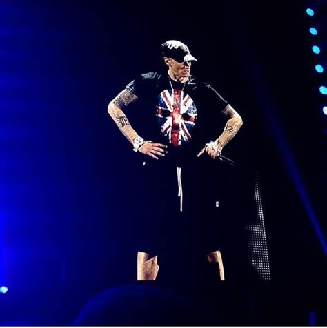 Eminem joined on stage by Dr Dre as he makes history at London's ...