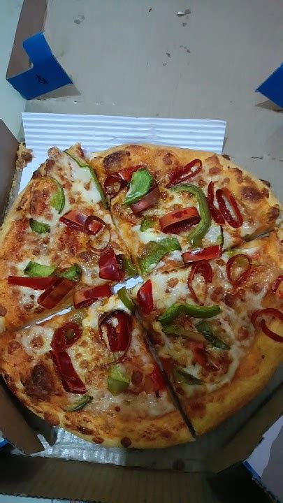 Capsicum And Red Paprika With Videshi Hot Sauce Ytshorts Pizza Dominos