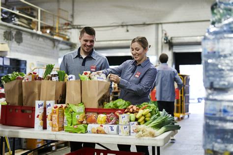 Unterstützung für Tafeln in Nordrhein Westfalen REWE Presse