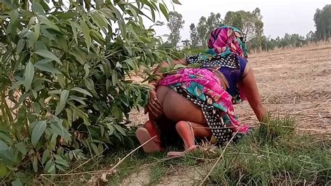 Xnxx Hindi Xxx Village Desi Bhabhi Khet Me Chudai Indian Porn