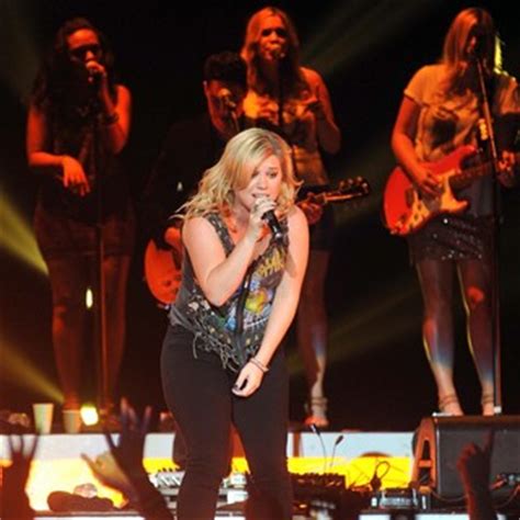 Kelly Clarkson Picture 88 - Kelly Clarkson Kicks Off The Start of Her ...