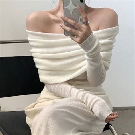 Happo Long Sleeve Off Shoulder Plain Knit Top Yesstyle