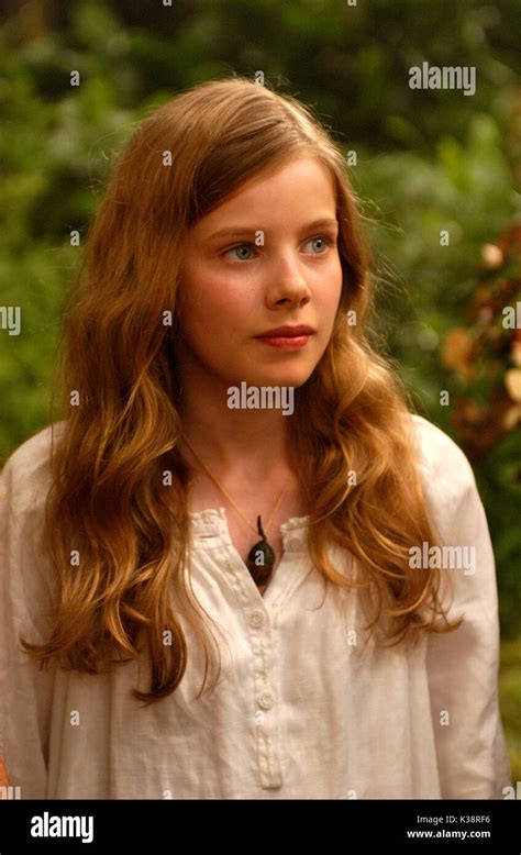 PETER PAN RACHEL HURD-WOOD as Wendy Darling Date: 2003 Stock Photo - Alamy