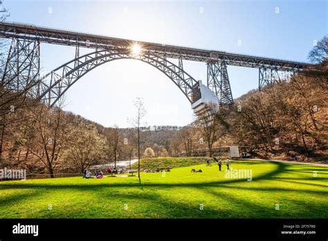 M Ngstener Bruecke Deutschland Fotos Und Bildmaterial In Hoher