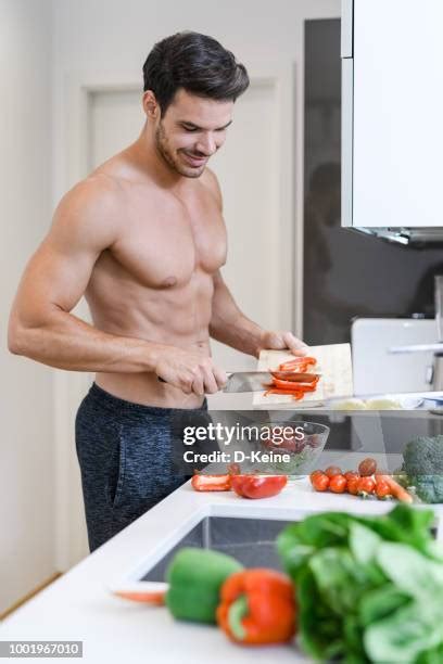 236 Skinny Man Eating Stock Photos, High-Res Pictures, and Images - Getty Images