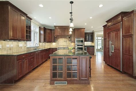 Kitchens With Dark Floors And Light Cabinets – Flooring Tips