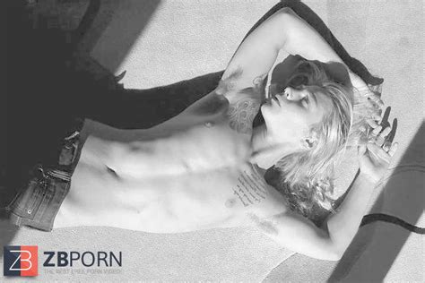 Simba Magnificent Model ZB Porn