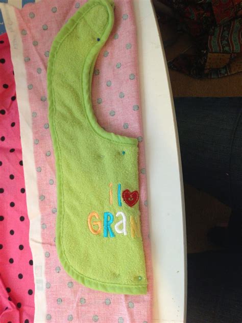 hattie crafts tutorial baby bib   easy steps