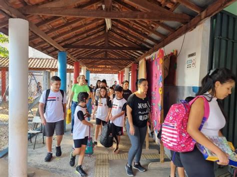 Secretaria Municipal de Educação inicia ano letivo em 64 escolas para