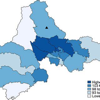 Difference in Air Pollution across Districts. The figure shows a map of ...