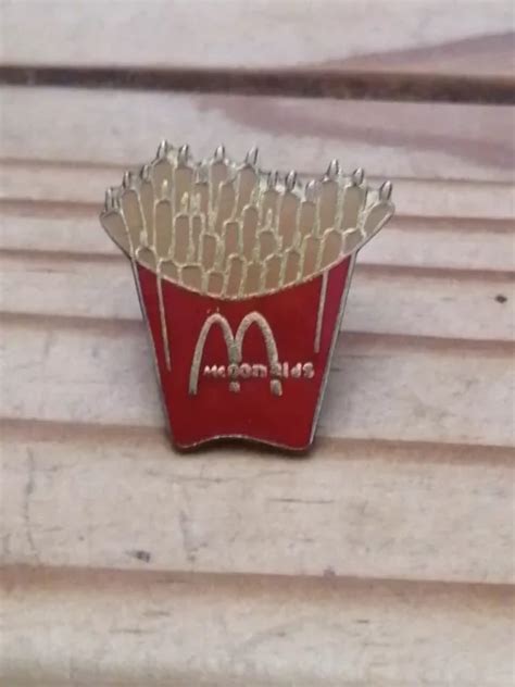 Pin S Pins Pin Lapel Restaurant Logo Mac Donalds Cornet De Frites