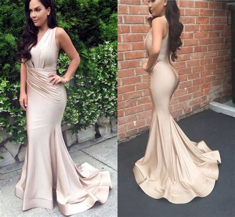 2018 Sexy Champagne Mermaid Evening Dresses Wear V Neck Sleeveless