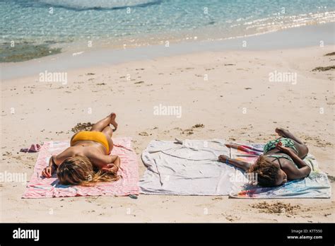 Bis Jahre Mit Bikini Fotos Und Bildmaterial In Hoher Aufl Sung Alamy