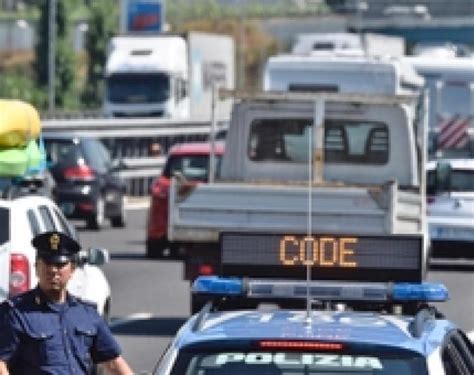 Trasporti Eccezionali Sulla A16 Domani Notte Chiuso Tratto Sulla