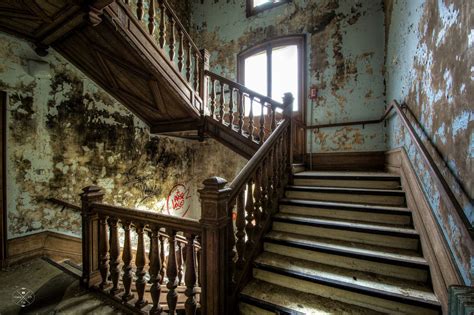 Urbex Château Astremoine Decay level max