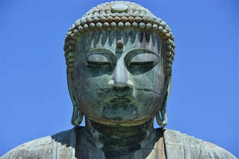 Daibutsu A Grande Buda Do Templo De Kotokuin Em Kamakura Imagem De