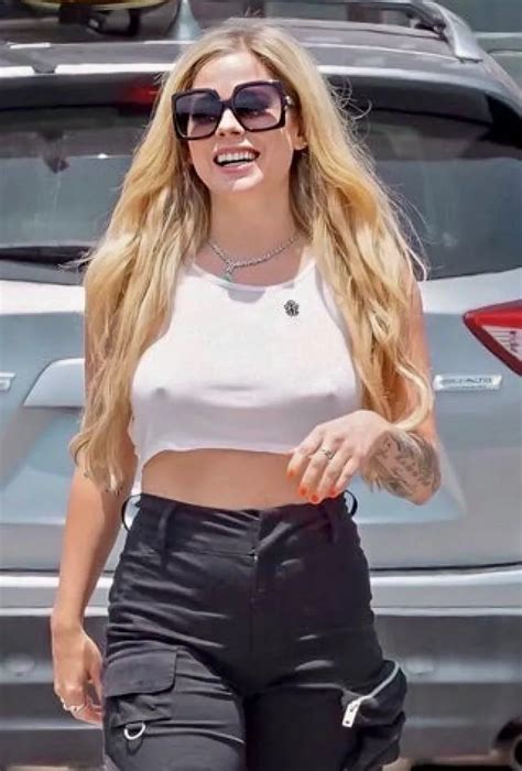 Avril Lavigne Nudes Celebswithbigtits NUDE PICS ORG