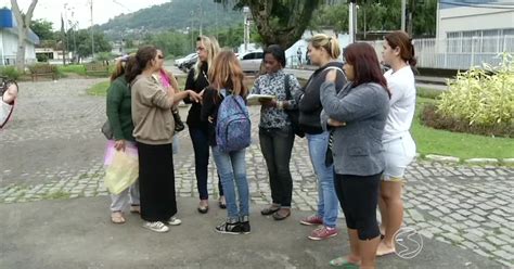 G1 Pais De Alunos Reclamam De Reforma Em Escola De Angra Dos Reis RJ