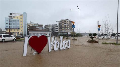 Once Muertos Y Cinco Desaparecidos Por Las Inundaciones En El Sudeste