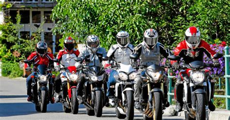 L Do Khi N Xe M T Naked Bike Tr Th Nh S L A Ch N Ho N H O D Nh Cho C C Biker