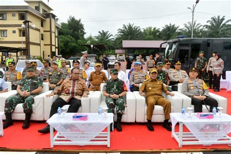 Apel Gelar Pasukan Ops Mantap Brata Toba Pj Gubernur Sumut