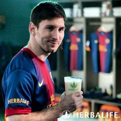 Lionel Messi Drinks His Formula 1