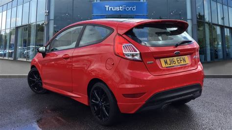 Ford FIESTA 2016 - Race Red | £9,100 | Staines | TrustFord