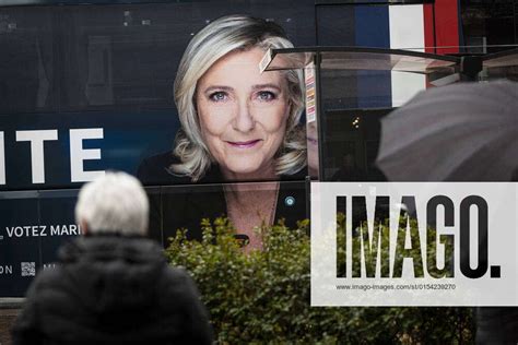 Marine Le Pen dÃ putÃ e du parti et candidate Ã la prÃ sidentielle