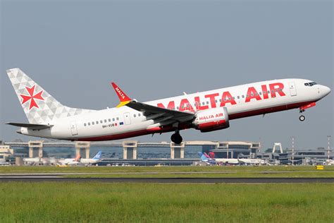 9H VUB Boeing 737 MAX 8 200 Malta Air MXP Gabriele Fontana