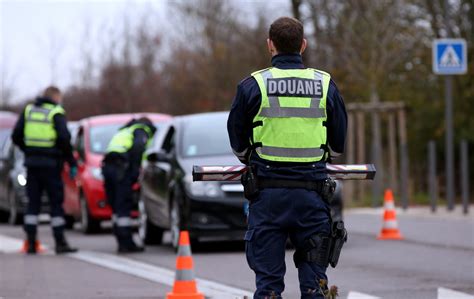 Hettange Grande Sécurité Les Douanes Contrôlent Les Achats De Tabac