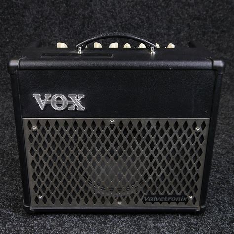 Vox Valvetronix Vt15 Combo Amp 2nd Hand Rich Tone Music