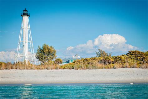 18 Small Beach Towns In Florida That Are Laid-Back & Low-Key