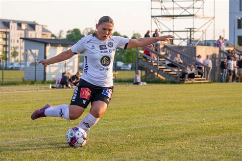 Startelvan mot Tyresö FF ÖSK Fotboll