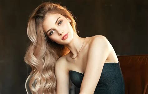 Обои girl brown eyes photo model bokeh face blonde necklace на телефон и рабочий стол