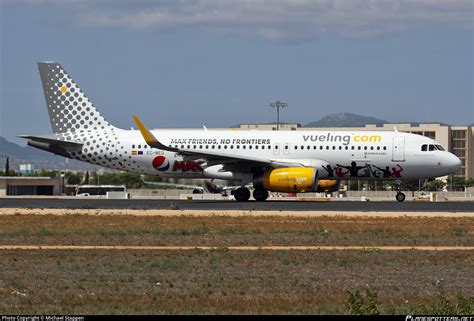 EC MEQ Vueling Airbus A320 232 WL Photo By Michael Stappen ID 787636