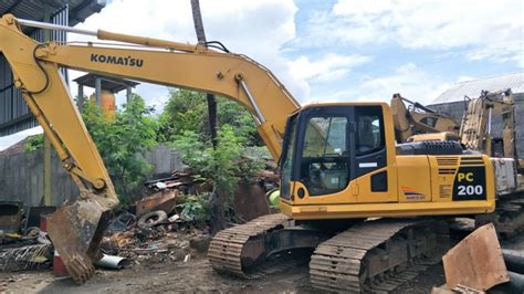 Excavator Komatsu Pc200 Yukimura