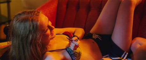 Naked Bobbi Salvör Menuez in White Girl