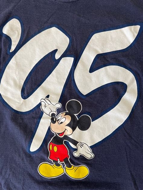 Vintage 1995 Mickey Mouse Disneyland Tee Gem