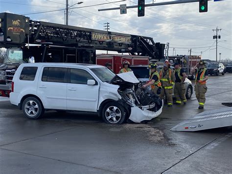 topeka car accident today 3