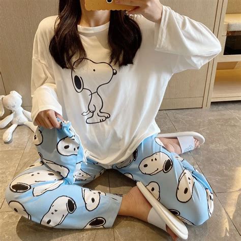 Snoopy Pijamas Dos Desenhos Animados Em Torno Do Pesco O Pijamas