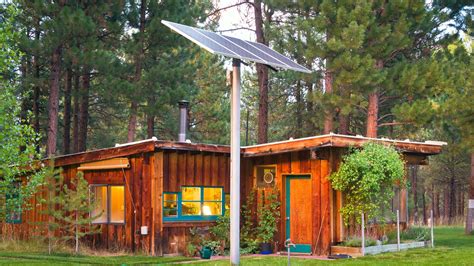 How To Live Off The Grid A Beginners Guide Off The Grid Off Grid