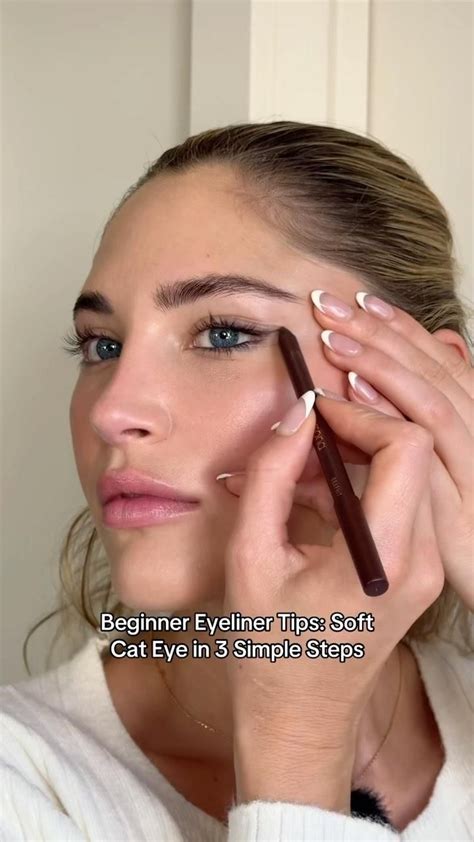 Brown Vs Nude Eyeliner Eyeliner Looks Eyeliner Products Eyeliner