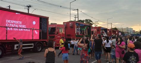 Caravana De Natal Da Coca Cola Encanta Pelas Ruas Joseensesl