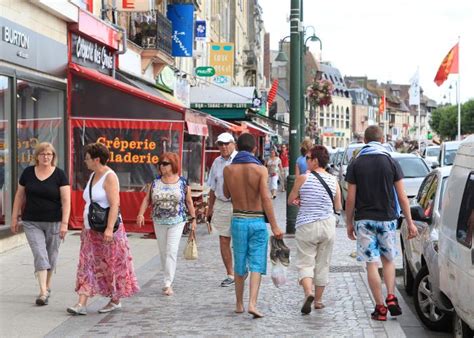 Pouvez Vous Vous Promener Torse Nu Dans La Rue Le Parisien