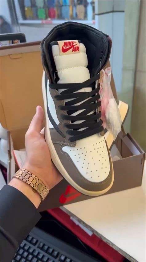 [Видео] «Jordan 1 Retro High OG SP Travis Scott Mocha» | Мужские кроссовки