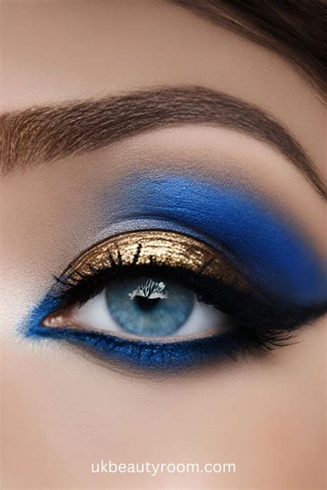 30 Best Smokey Eye Makeup Looks for Blue Eyes