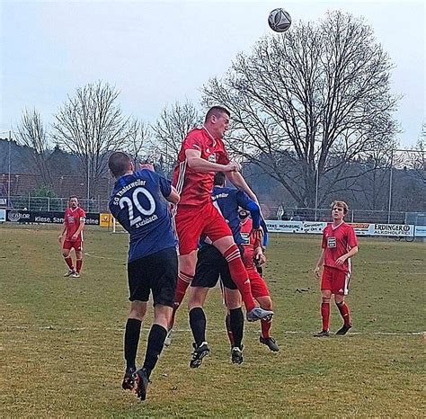 SV Schwarzenbach besiegt in Fußball Verbandsliga SG Thalexweiler Aschbach