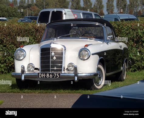 1958 Mercedes Benz 220s Stock Photo Alamy